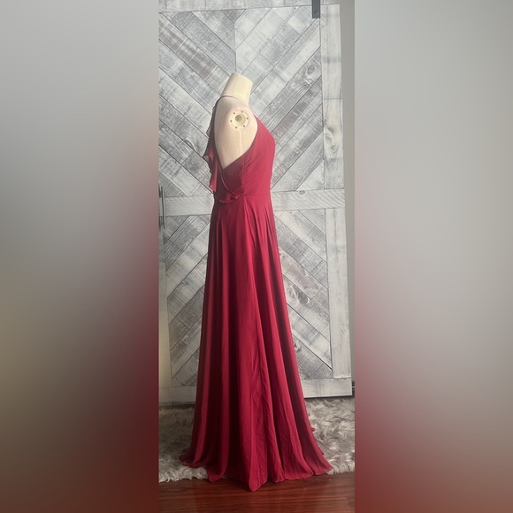 Dessy Collection
Lux Chiffon Halter Gown with Ruffle Details - Picture 6 of 9